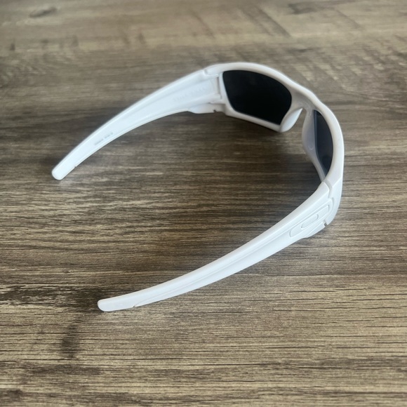 Oakley sunnies main image 4